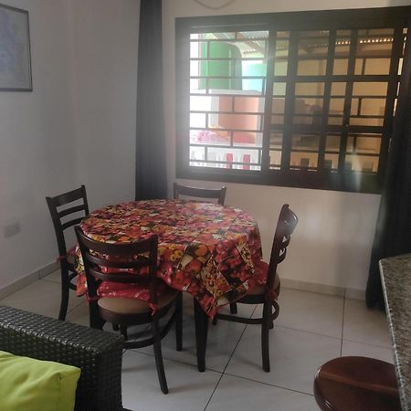 Appartamento Sue-Etoile Self Catering Pointe Au Sel Esterno foto