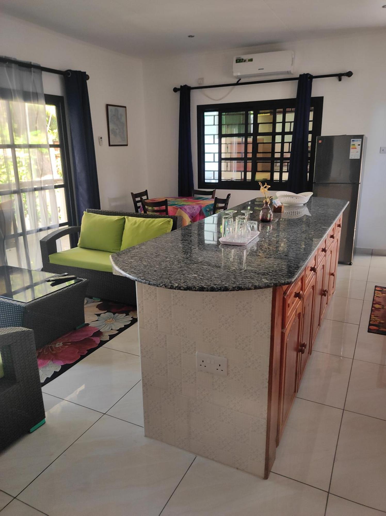 Appartamento Sue-Etoile Self Catering Pointe Au Sel Esterno foto