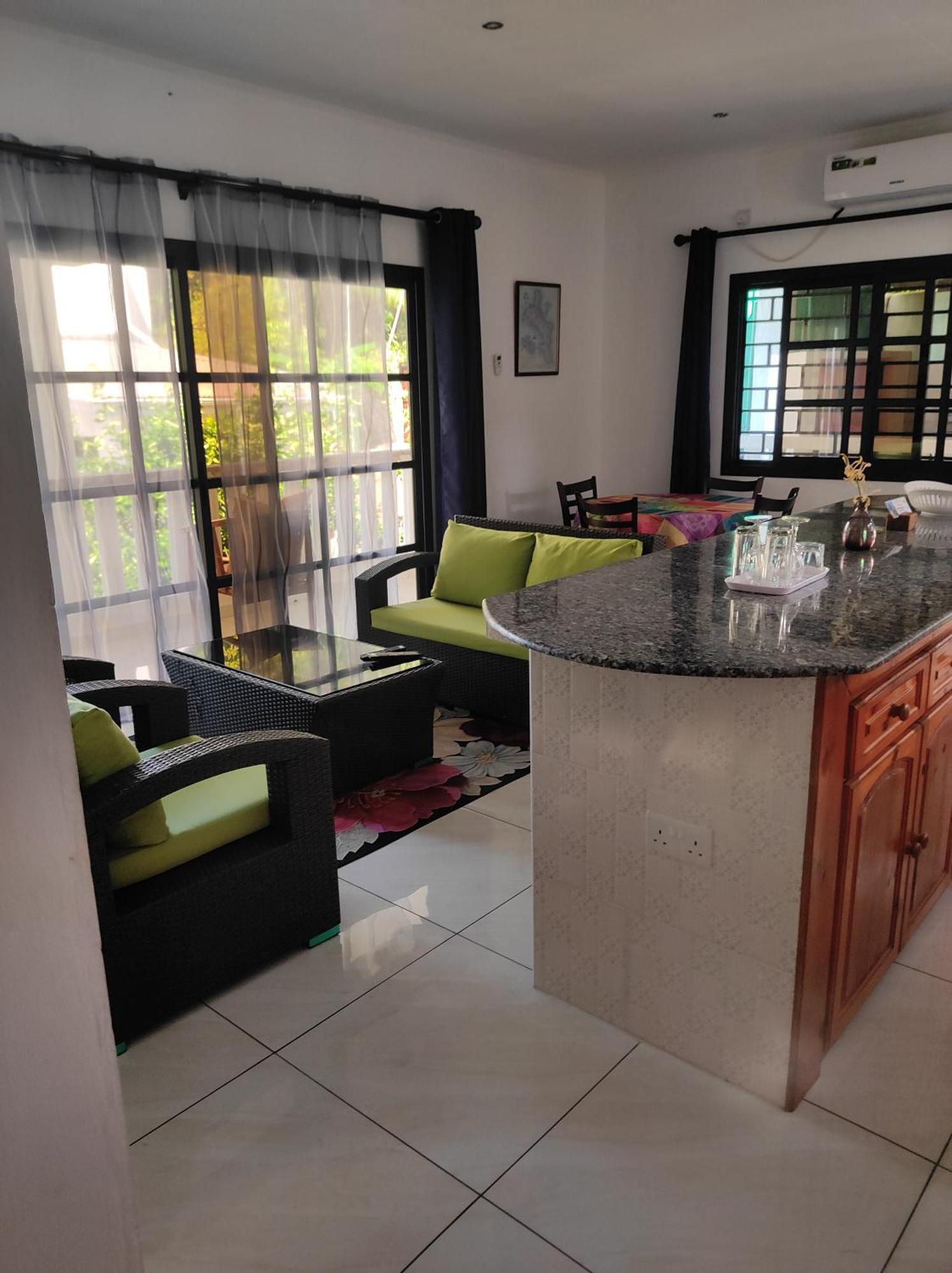 Appartamento Sue-Etoile Self Catering Pointe Au Sel Camera foto